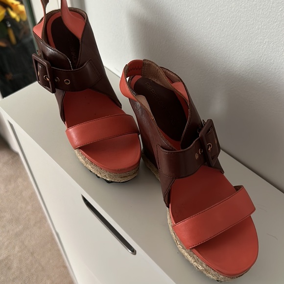 Platform sandals - Picture 2 of 6